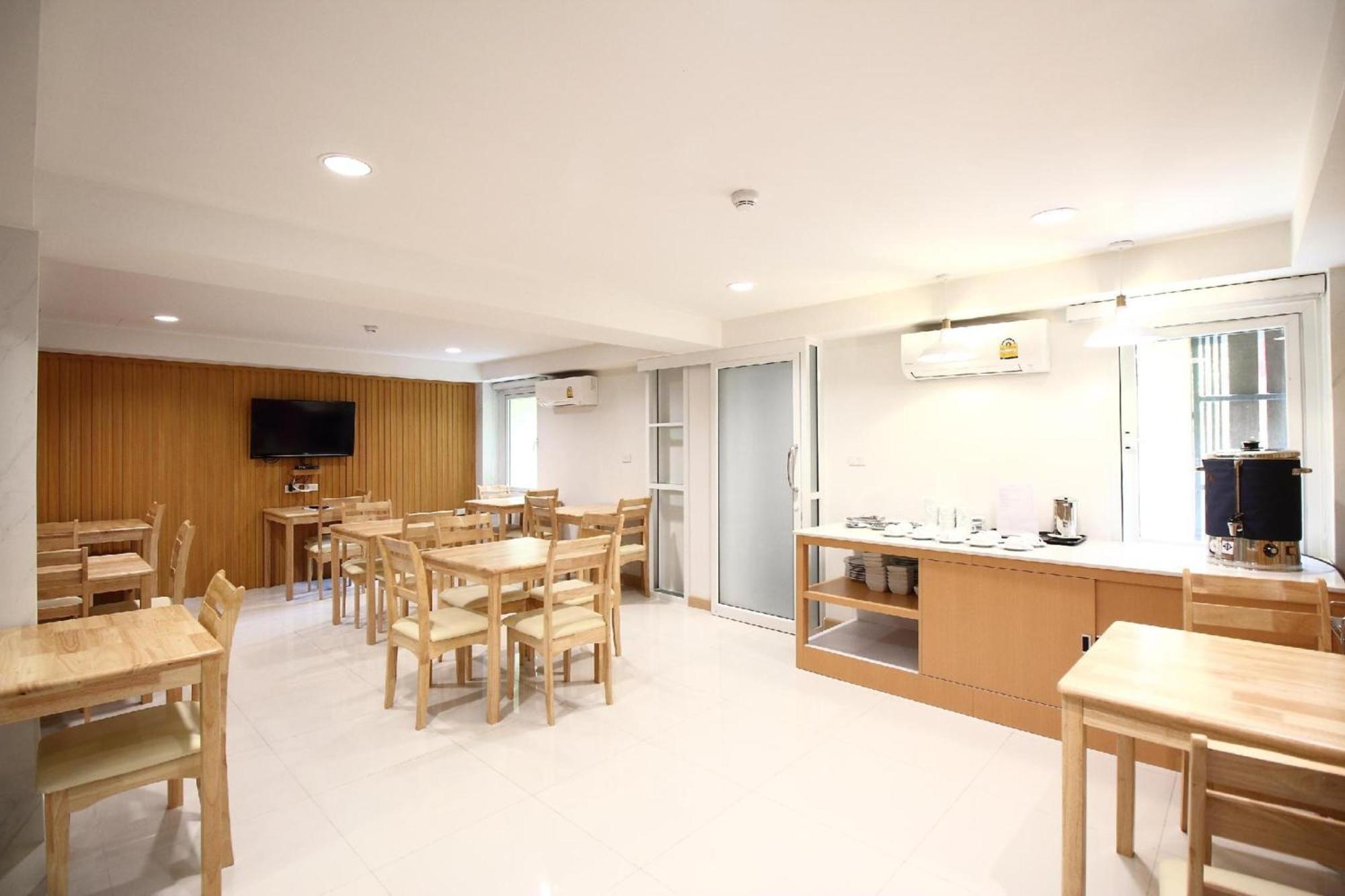 Super Oyo 483 Pannee Hotel Khaosan Bangkok Exterior photo